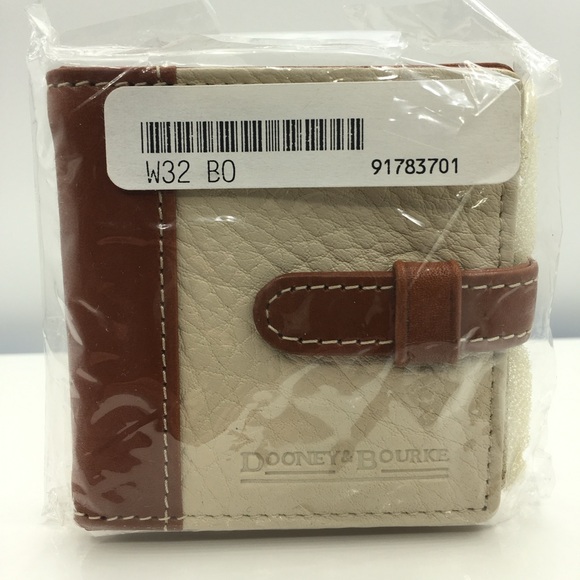 NWT Dooney & Bourke || Mini Mirror Photo Frame || Pebble Leather - Picture 7 of 8